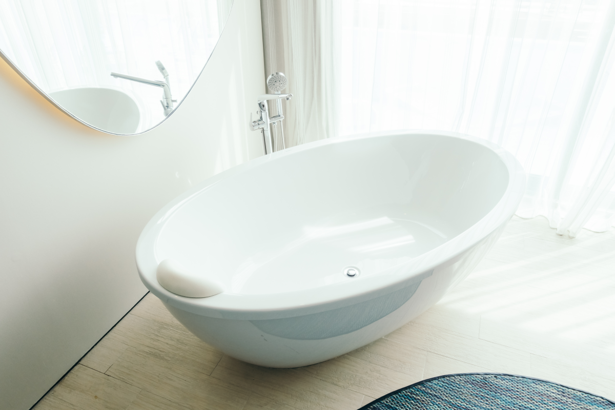 <img src='/images/logo.png' class='page_image s_image w-75' alt='The Tub Guy Logo'>